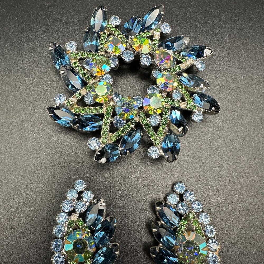 Vintage Juliana D&E Large Blue Rhinestones Brooch and Clip on Earrings Set
